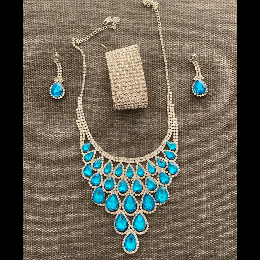 Rhinestone and aquamarine color set